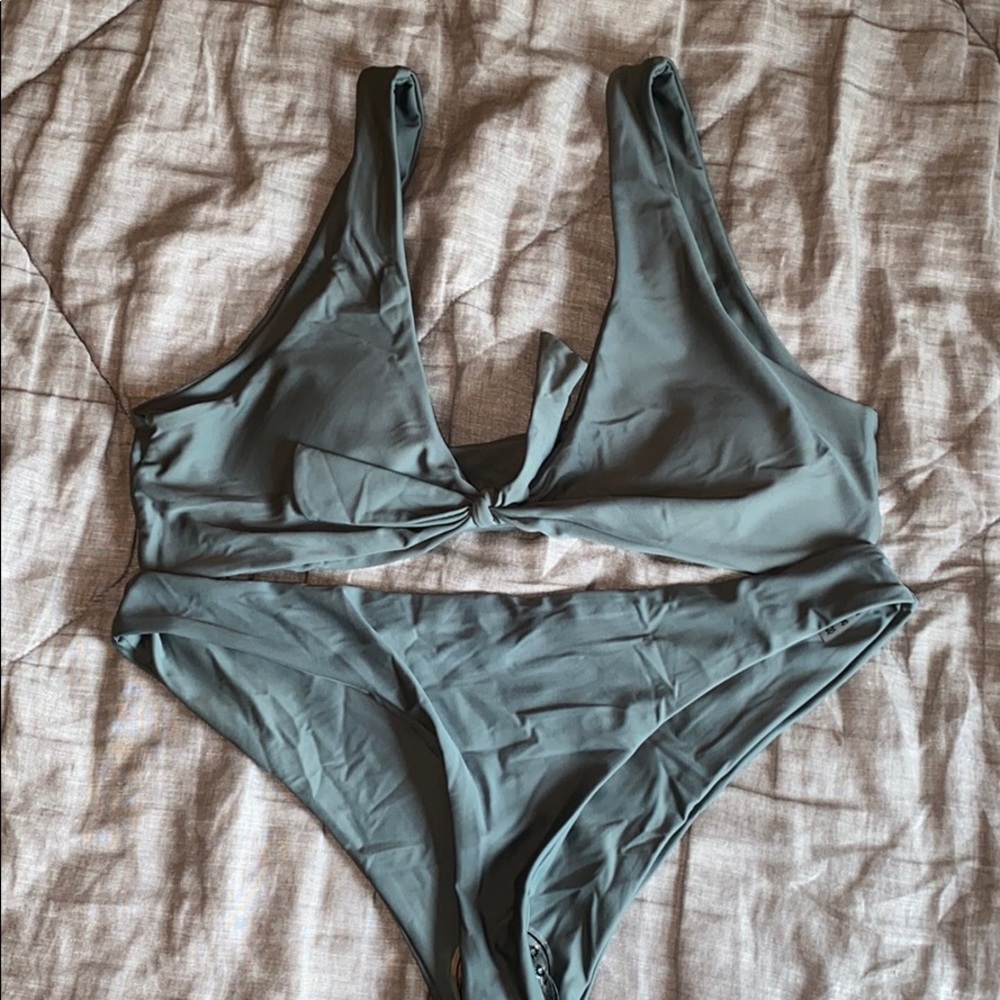 *BRAND NEW* BIKINI